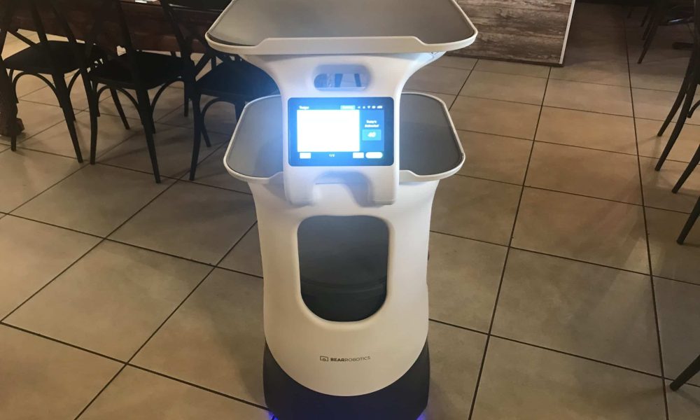 St. Charles Restaurant Equipment Offers Robots for Table Delivery